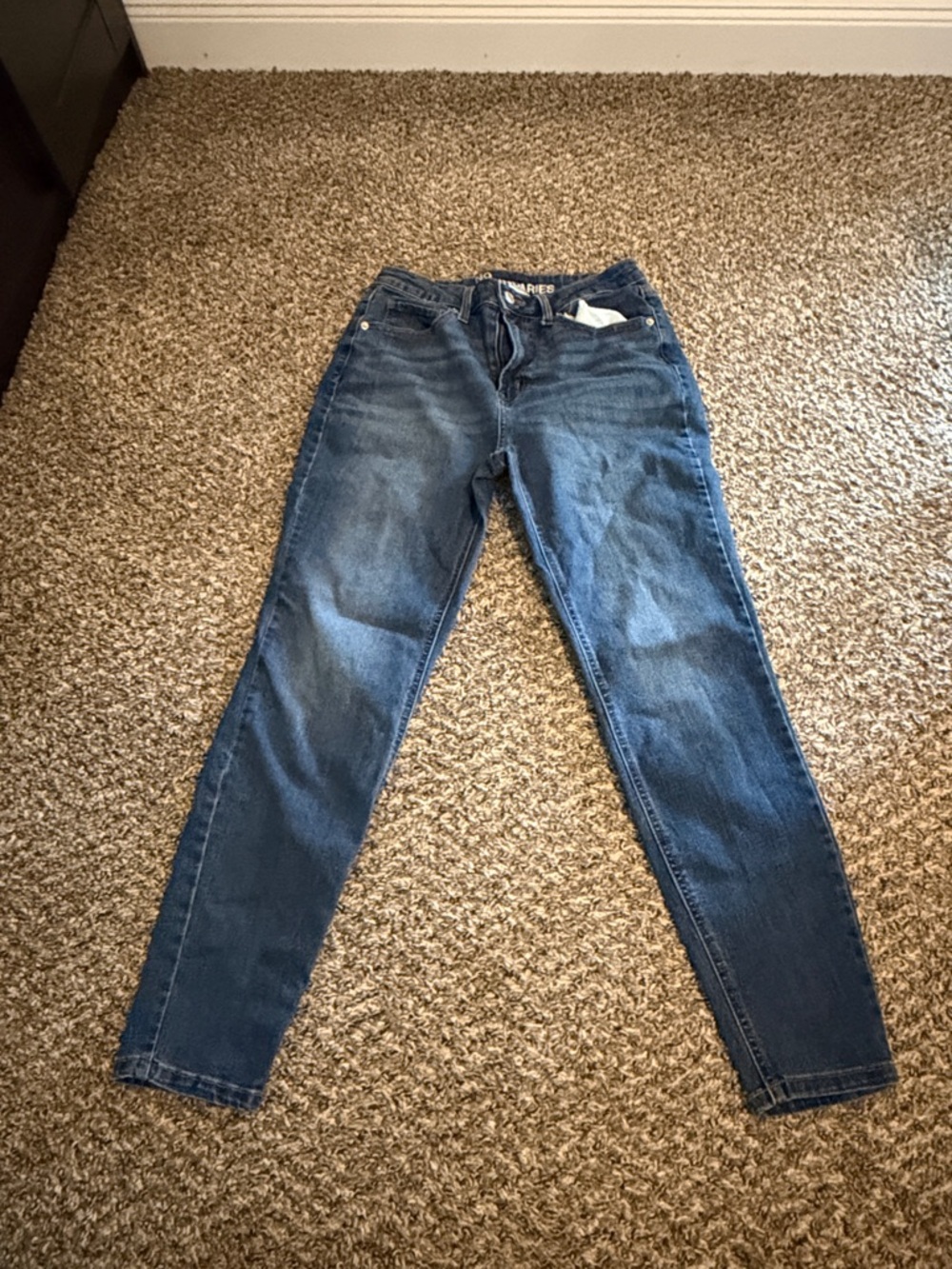 No Boundaries Women's Skinny Jeans in Dark Blue Wash